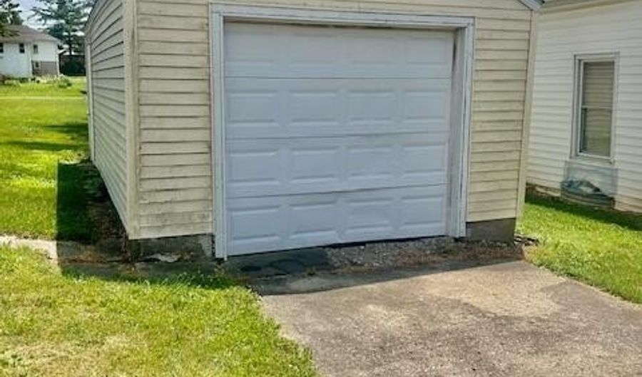 101 W South St, Anna, OH 45302 - 2 Beds, 1 Bath