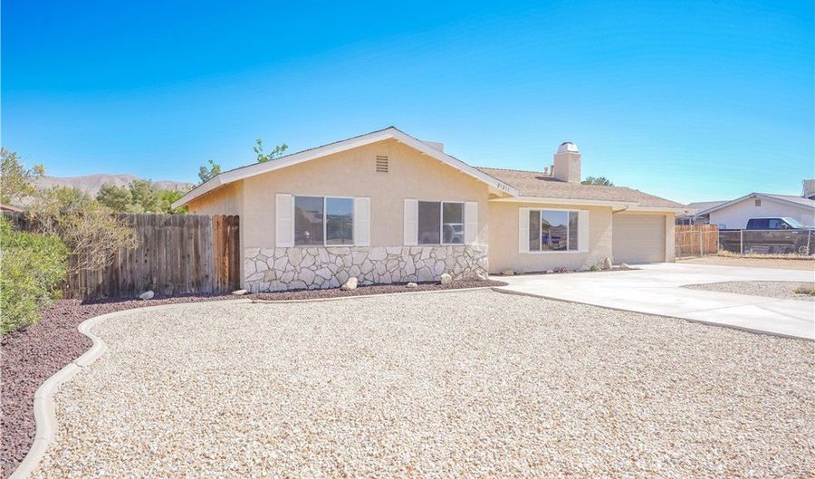 21211 VALENCIA St, Apple Valley, CA 92308 - 3 Beds, 2 Bath