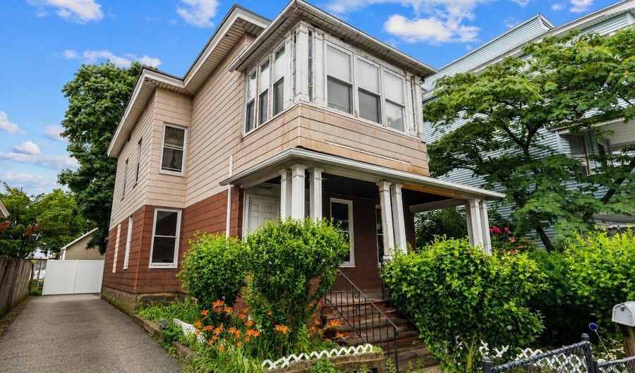149 Shelton St, Bridgeport, CT 06608 - 4 Beds, 2 Bath