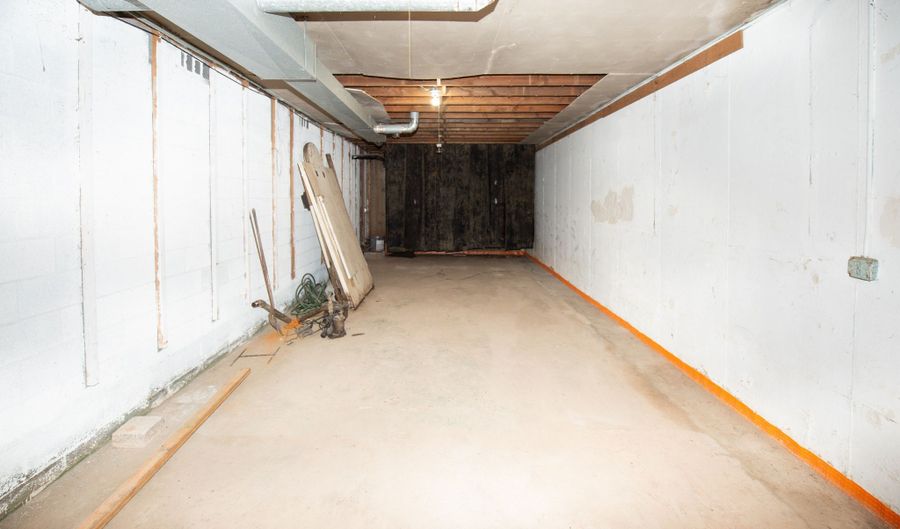 635 W Main St, Branford, CT 06405 - 0 Beds, 2 Bath