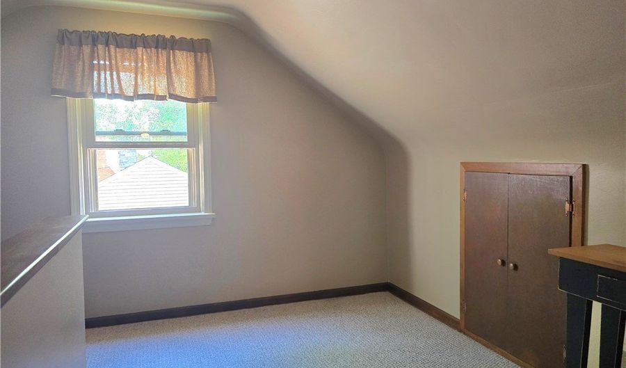 285 N Turner Rd, Austintown, OH 44515 - 3 Beds, 1 Bath
