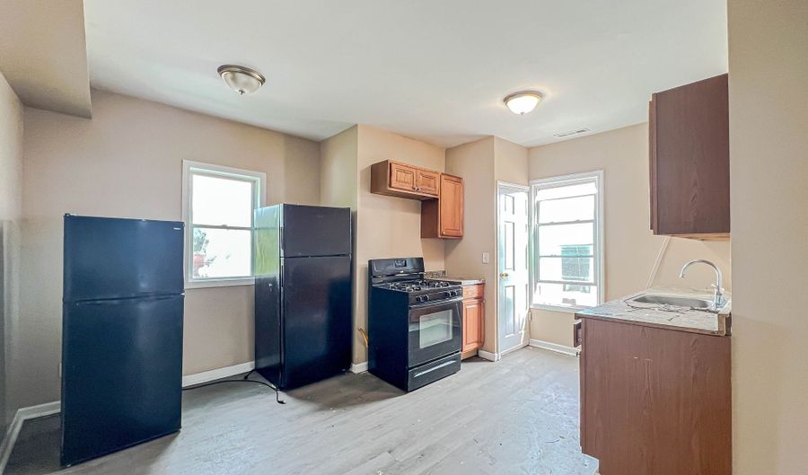 16 Jones Ave 2, Bridgeport, CT 06604 - 5 Beds, 2 Bath