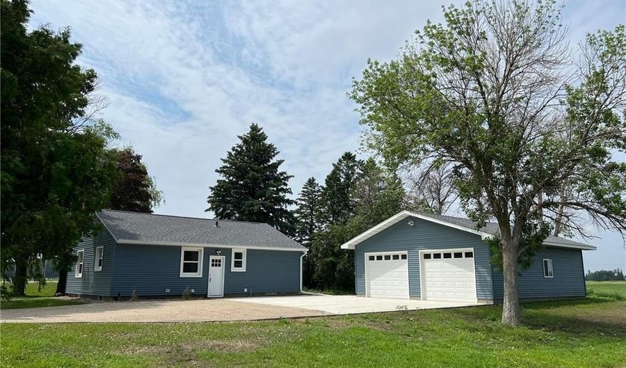 50026 290th St, Austin, MN 55912 - 3 Beds, 2 Bath