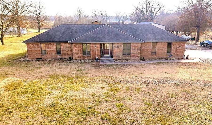 259 E 610th Ave, Girard, KS 66743 - 6 Beds, 4 Bath