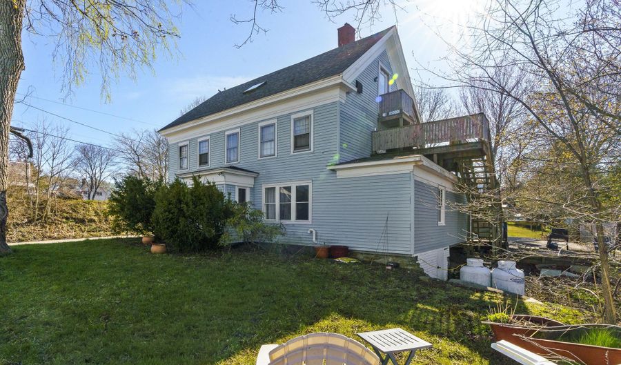 9 Pleasant St, Bath, ME 04530 - 4 Beds, 3 Bath