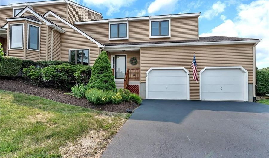 80 Fisher Rd 77, Cumberland, RI 02864 - 2 Beds, 3 Bath