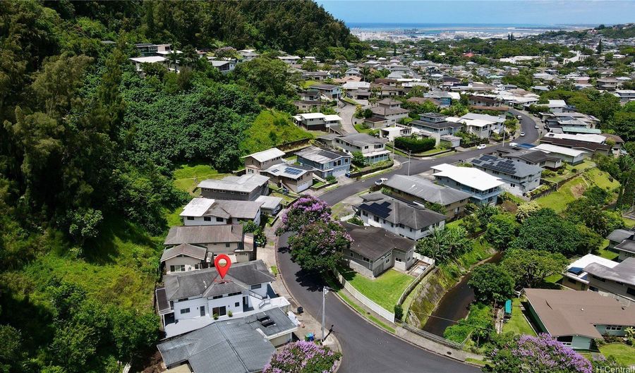 240 Puiwa Rd, Honolulu, HI 96817 - 4 Beds, 3 Bath