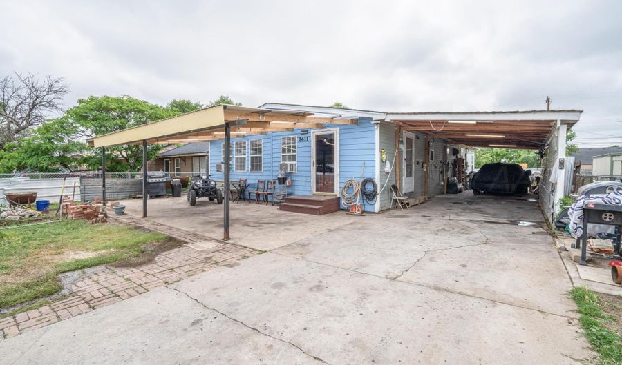 1411 N HIGHLAND St, Amarillo, TX 79107 - 3 Beds, 2 Bath
