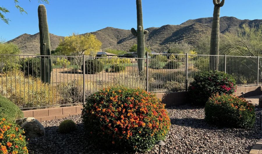 2136 W CAMARGO Dr, Anthem, AZ 85086 - 5 Beds, 4 Bath