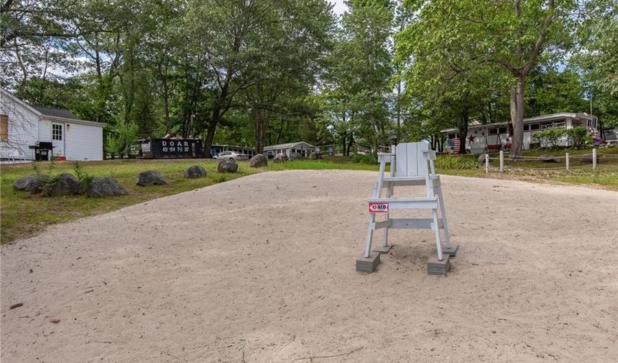 76 Long Meadow Dr, Glocester, RI 02814 - 1 Beds, 1 Bath