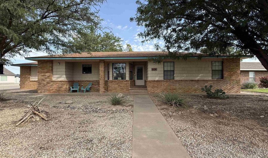 2308 W Briscoe Ave, Artesia, NM 88210 - 3 Beds, 2 Bath
