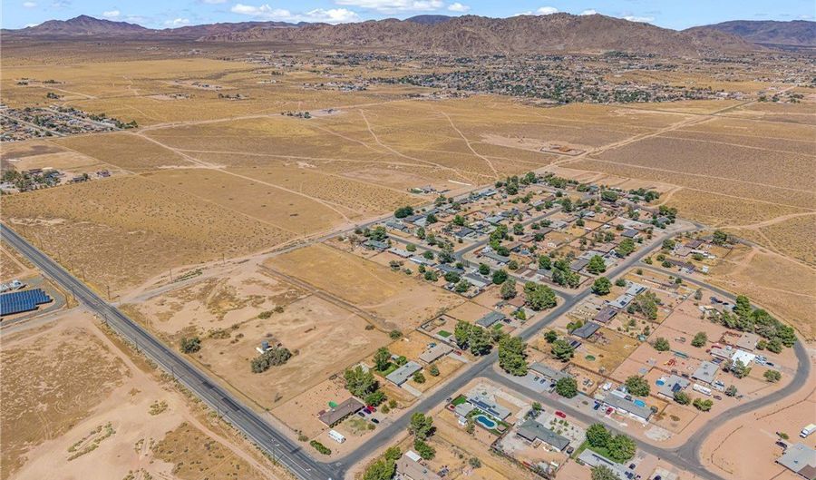 16050 Pawnee Rd, Apple Valley, CA 92307 - 3 Beds, 2 Bath