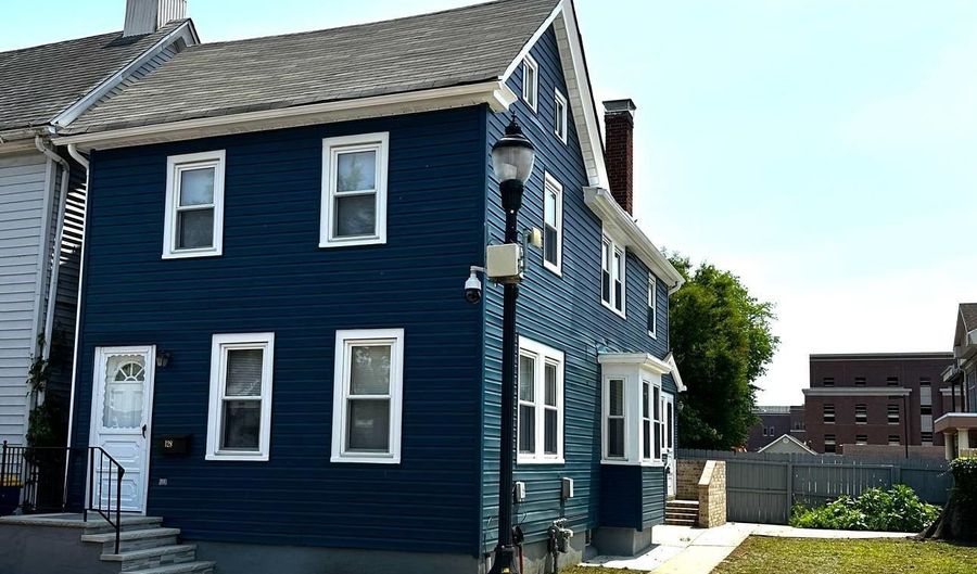 128 W NORTH St, Dover, DE 19904 - 3 Beds, 2 Bath