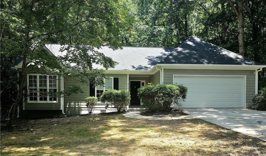 210 New Haven Dr, Athens, GA 30606 - 4 Beds, 2 Bath
