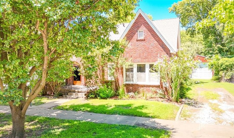 900 E 16th St, Ada, OK 74820 - 3 Beds, 1 Bath