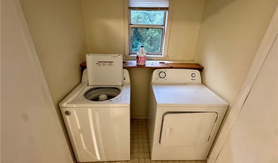 19 Gore Ln, Bella Vista, AR 72715 - 2 Beds, 2 Bath