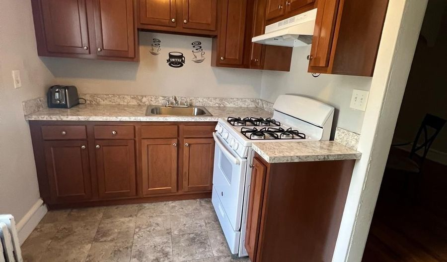 206 S WHITE HORSE Pike UNIT B, Audubon, NJ 08106 - 2 Beds, 1 Bath