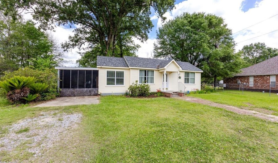 8495 Comite Dr, Baker, LA 70714 - 3 Beds, 2 Bath
