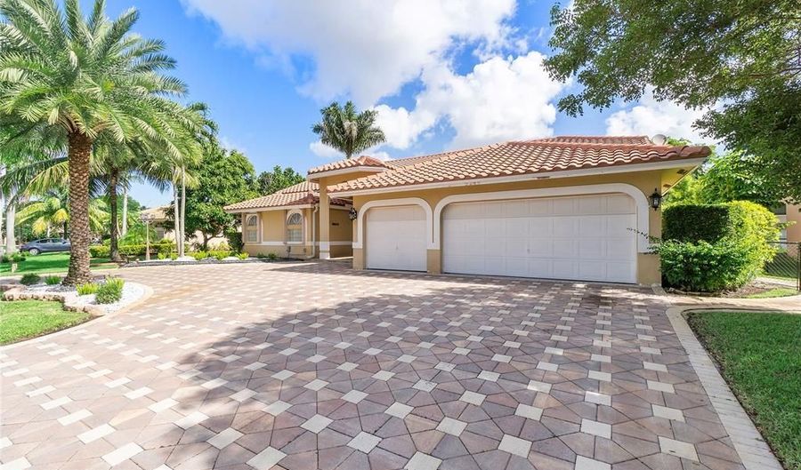 5249 NW 109TH Ln, Coral Springs, FL 33076 - 4 Beds, 3 Bath