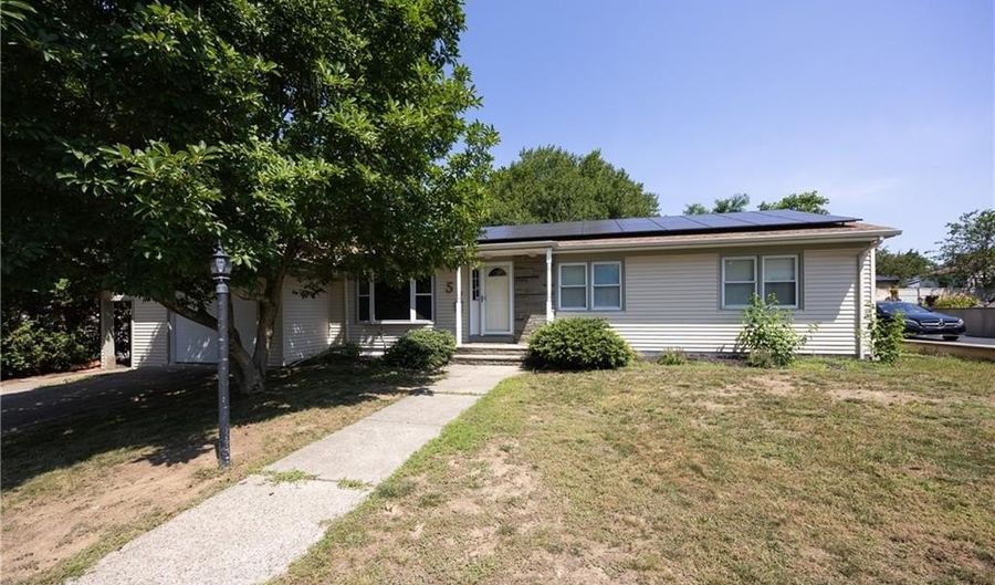 5 W View Ave, North Providence, RI 02911 - 3 Beds, 3 Bath