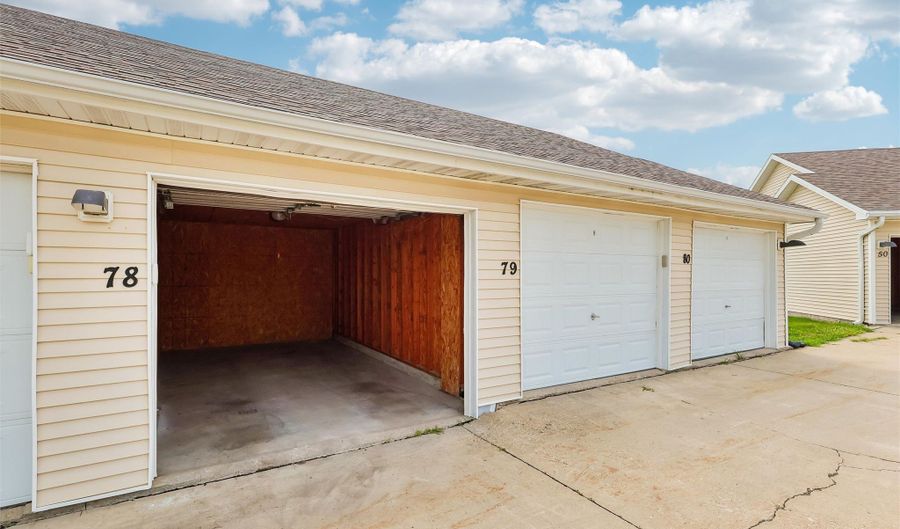 1825 SW White Birch Cir 3, Ankeny, IA 50023 - 2 Beds, 2 Bath