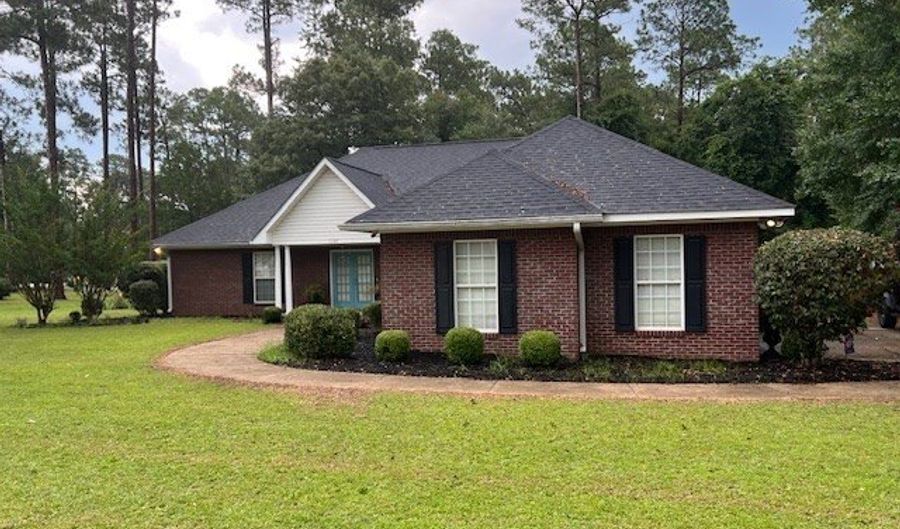 1002 Willis St, Bainbridge, GA 39819 - 4 Beds, 3 Bath