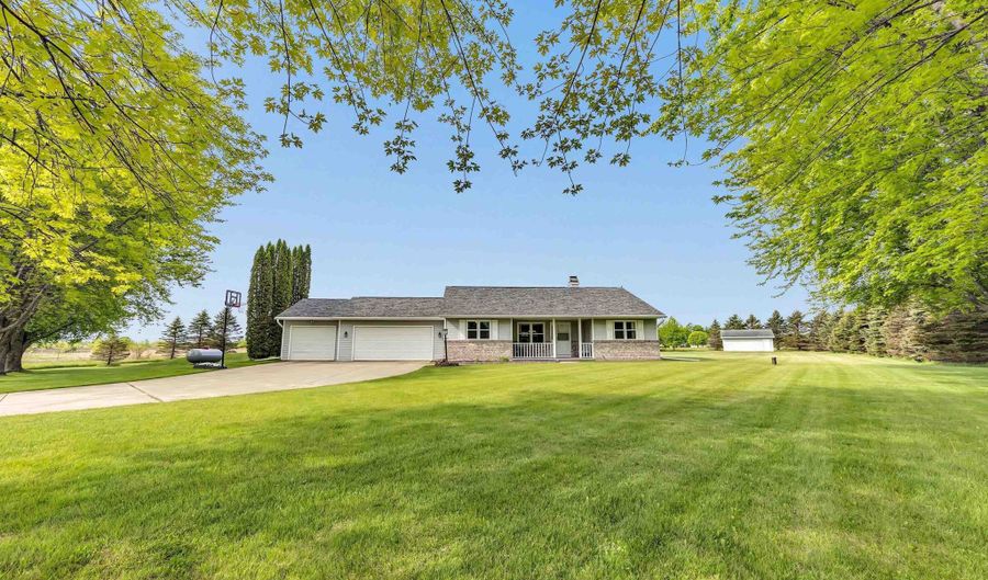 3687 FOXWOODS Ln, Abrams, WI 54101 - 4 Beds, 3 Bath