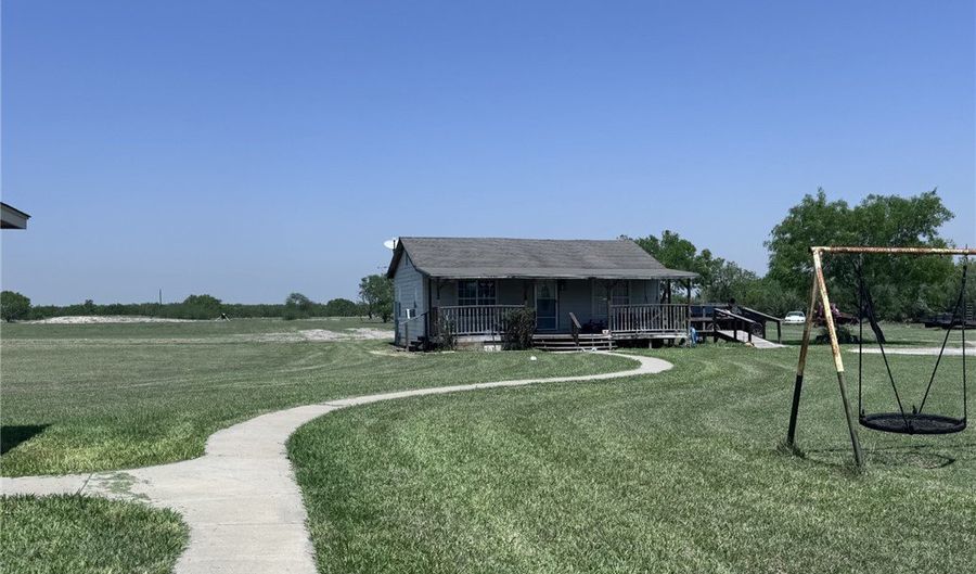 527 COYOTE RANCH PVT Rd, Alice, TX 78332 - 3 Beds, 3 Bath