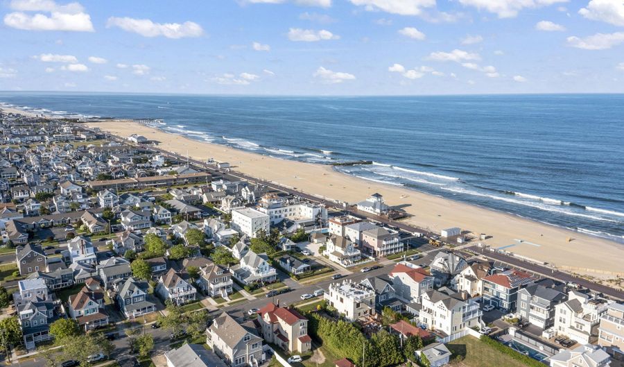110 11th Ave 2nd Floor, Belmar, NJ 07719 - 4 Beds, 2 Bath