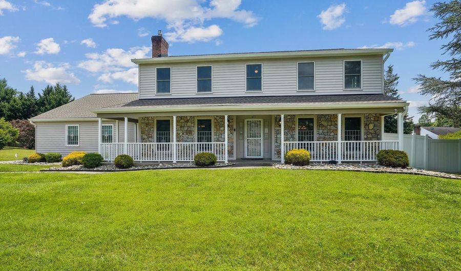 7300 NEEDWOOD Rd, Rockville, MD 20855 - 5 Beds, 4 Bath