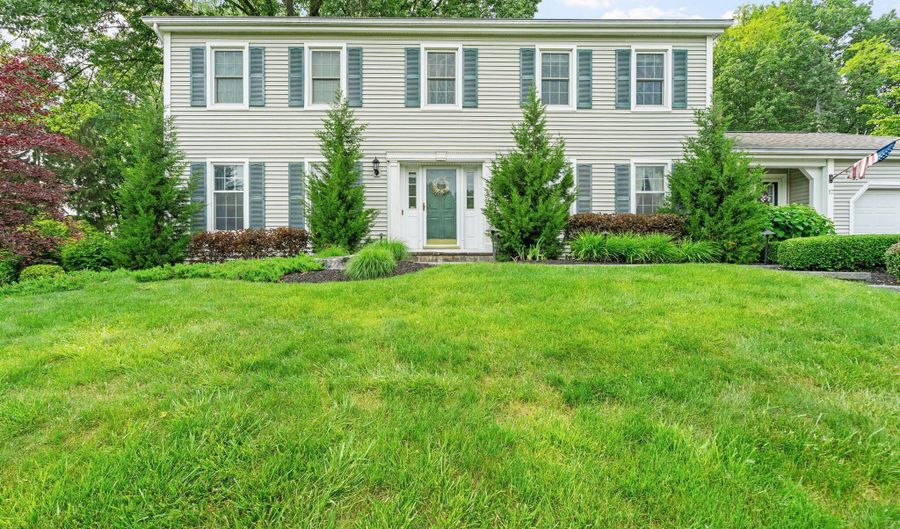 17 Greyledge Dr, Albany, NY 12211 - 4 Beds, 3 Bath