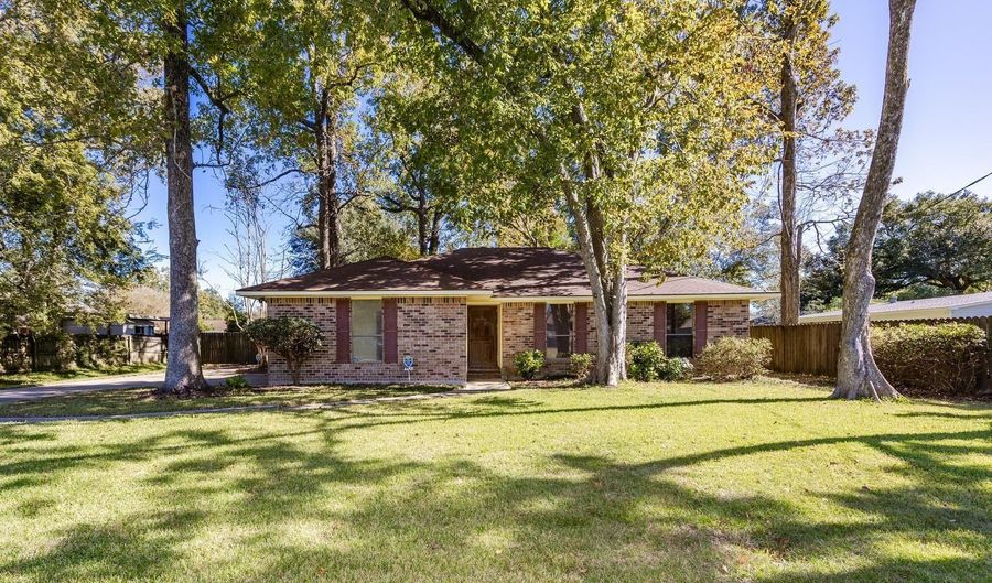 4855 Bricklin Dr, Baton Rouge, LA 70809 - 3 Beds, 2 Bath