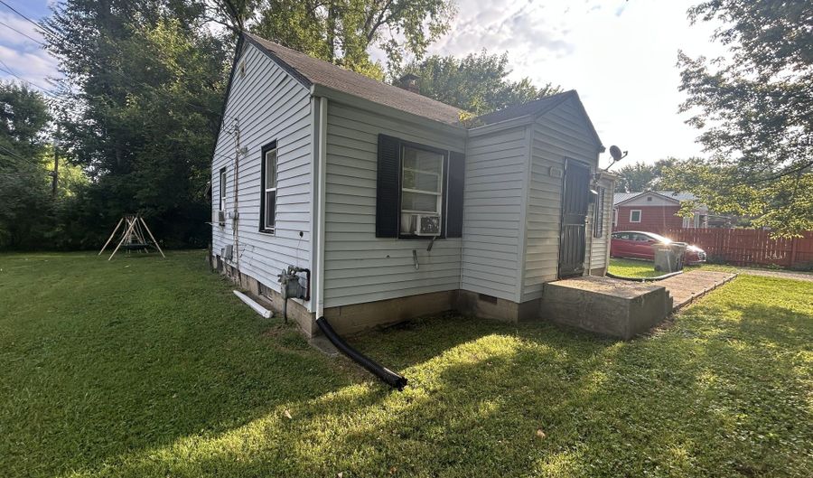 2740 E 37th St, Indianapolis, IN 46218 - 2 Beds, 1 Bath