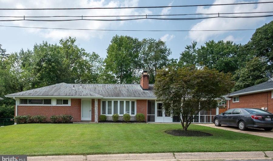 4305 ELMWOOD Rd, Beltsville, MD 20705 - 5 Beds, 3 Bath