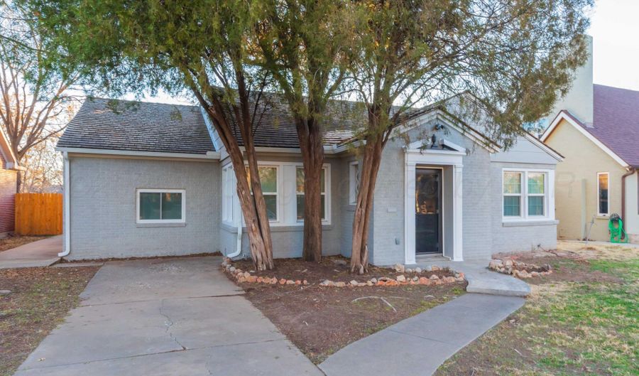 2705 S HARRISON St, Amarillo, TX 79109 - 3 Beds, 3 Bath