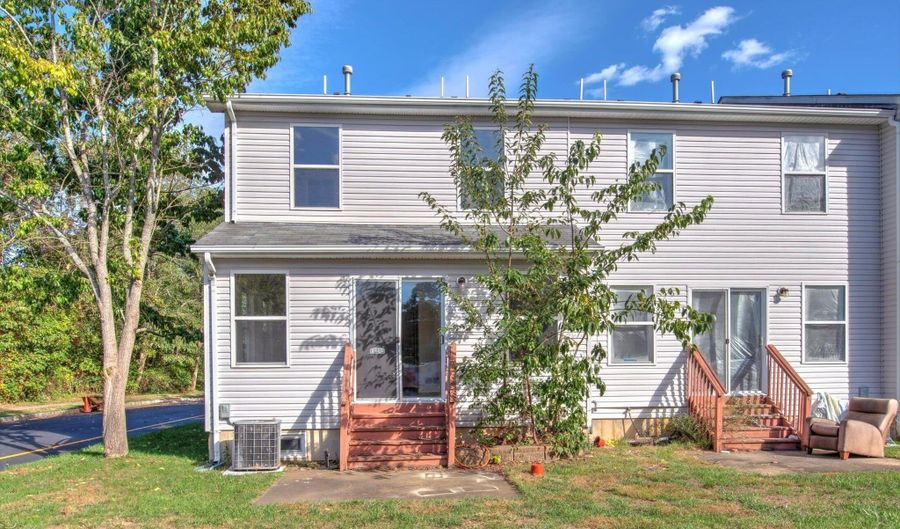 27 Esplanade Way, Bayville, NJ 08721 - 3 Beds, 3 Bath