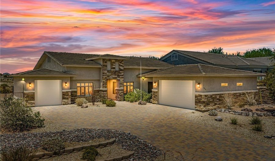 2525 Trade Wind Dr, Bullhead City, AZ 86442 - 3 Beds, 2 Bath