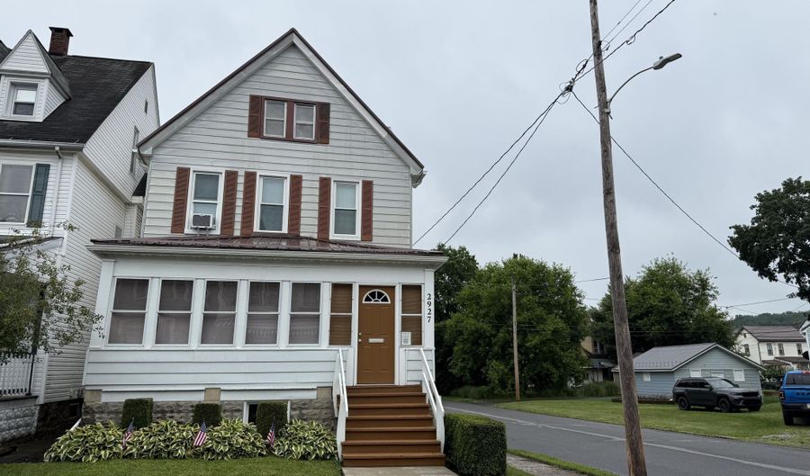 2927 Pine Ave, Altoona, PA 16601 - 3 Beds, 1 Bath