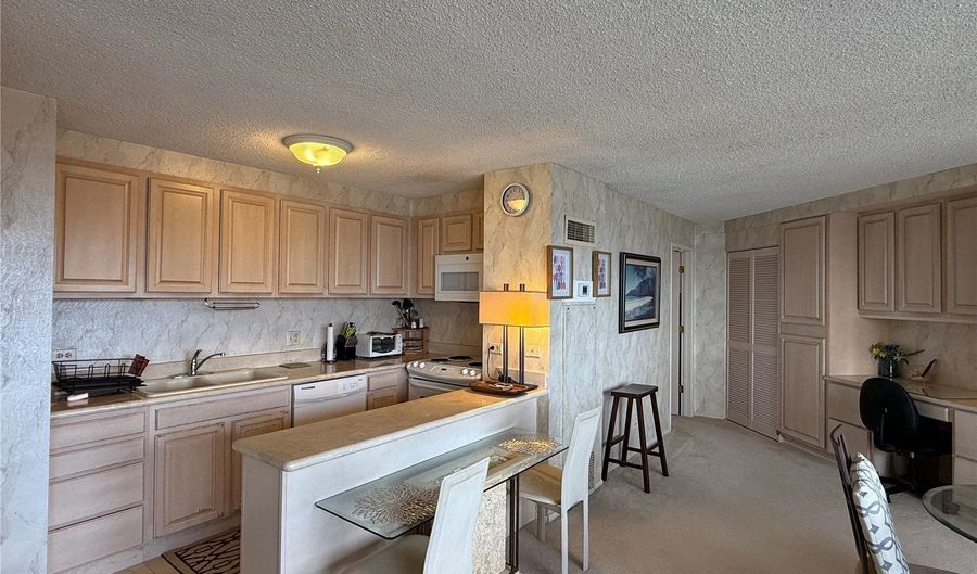 1778 Ala Moana Blvd 3009, Honolulu, HI 96815 - 1 Beds, 1 Bath