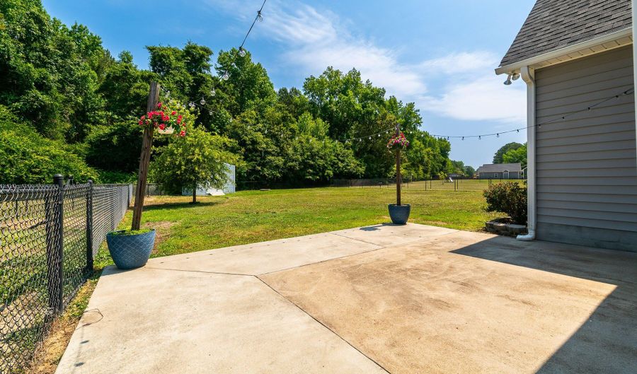 1227 Grayleigh Dr, Ayden, NC 28513 - 3 Beds, 2 Bath
