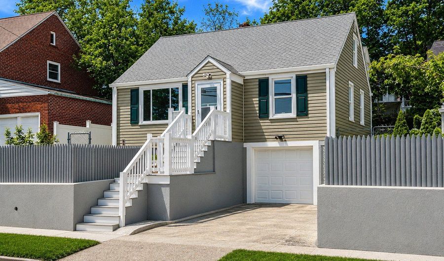 59 Carnegie Ave, Bridgeport, CT 06610 - 4 Beds, 1 Bath