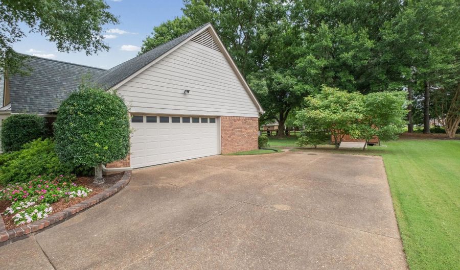 3320 PATRICIA ELLEN Dr, Bartlett, TN 38133 - 4 Beds, 3 Bath