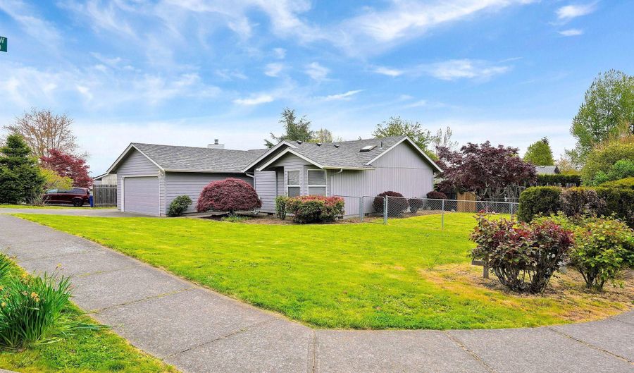 1954 Tanager Ave NW, Salem, OR 97304 - 3 Beds, 2 Bath