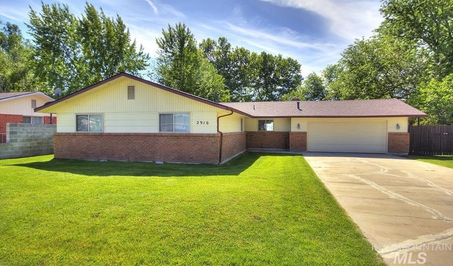 2916 Iowa Ave, Caldwell, ID 83605 - 4 Beds, 2 Bath