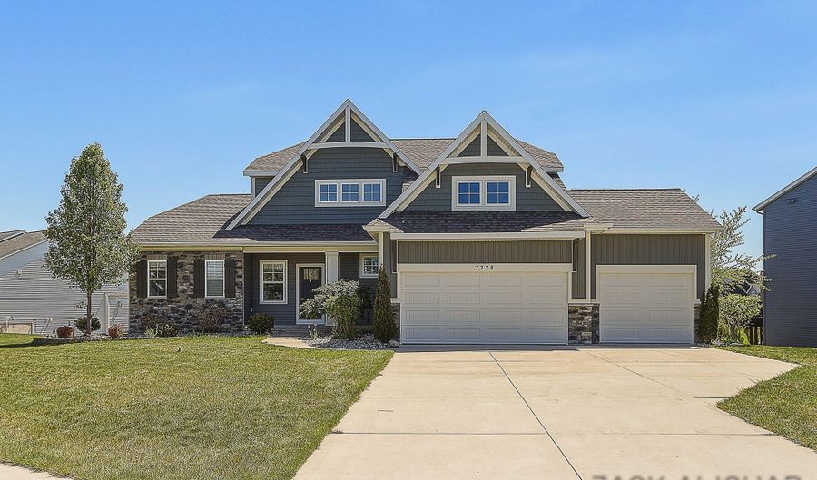 7738 Hawkin St, Allendale, MI 49401 - 5 Beds, 4 Bath