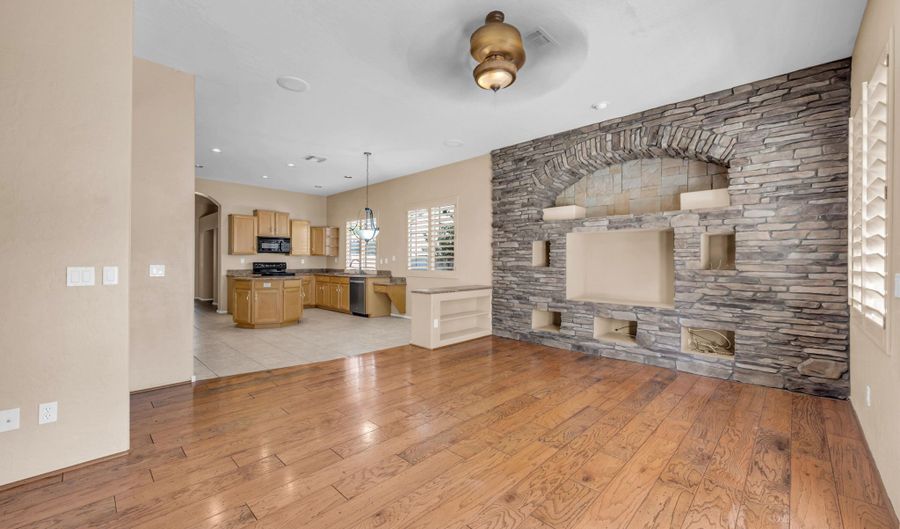 875 W ALOE Pl, Chandler, AZ 85248 - 3 Beds, 2 Bath