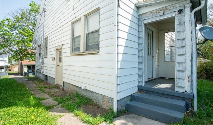 1211 Main St, Aliquippa, PA 15001 - 3 Beds, 1 Bath