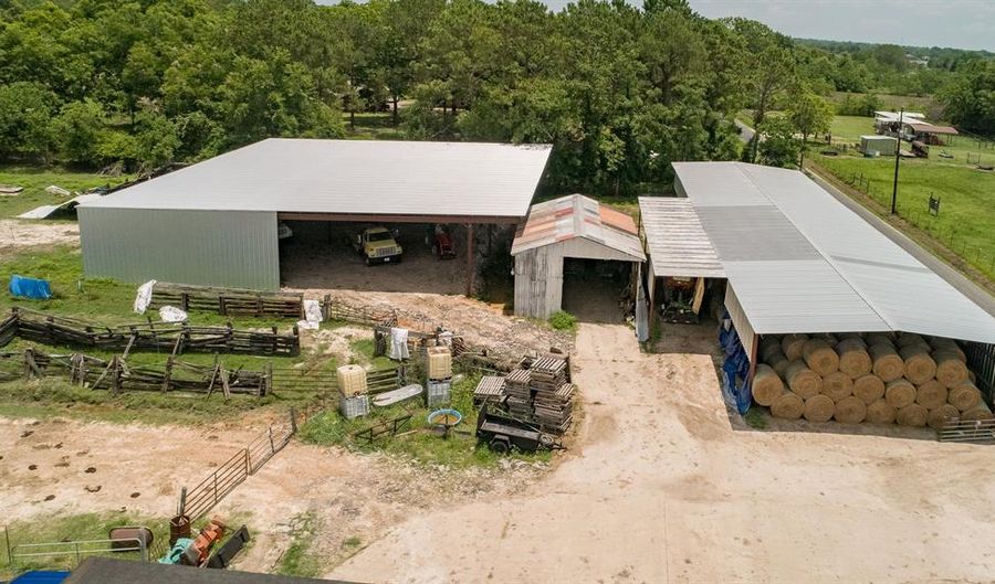 17308 Auction Barn Rd, Alvin, TX 77511 - 4 Beds, 4 Bath