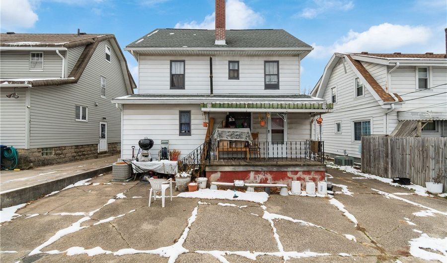 655 Oxford Ave, Akron, OH 44310 - 7 Beds, 3 Bath