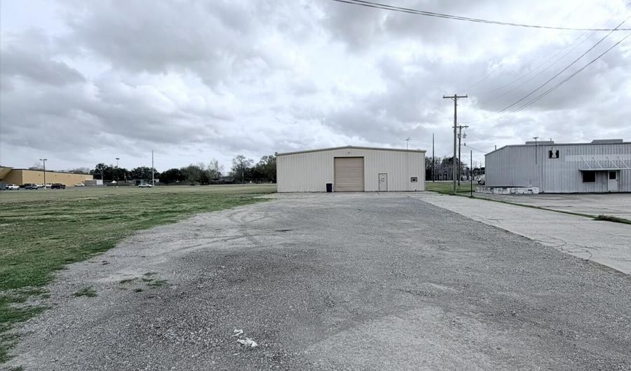 2112 Veterans Memorial Dr, Abbeville, LA 70510 - 0 Beds, 0 Bath